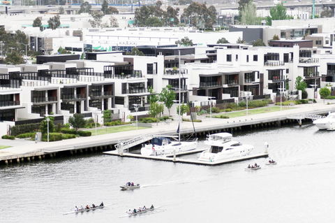 Auzzie Apartments Docklands, Melbourne - Accommodation Brisbane 8