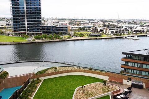 Auzzie Apartments Docklands, Melbourne - Accommodation Brisbane 10