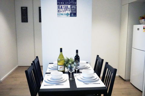 Auzzie Apartments Docklands, Melbourne - Accommodation Brisbane 9