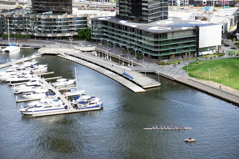 Auzzie Apartments Docklands, Melbourne - Accommodation Brisbane 11