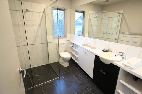 Lorne Luxury - Accommodation Brisbane 5