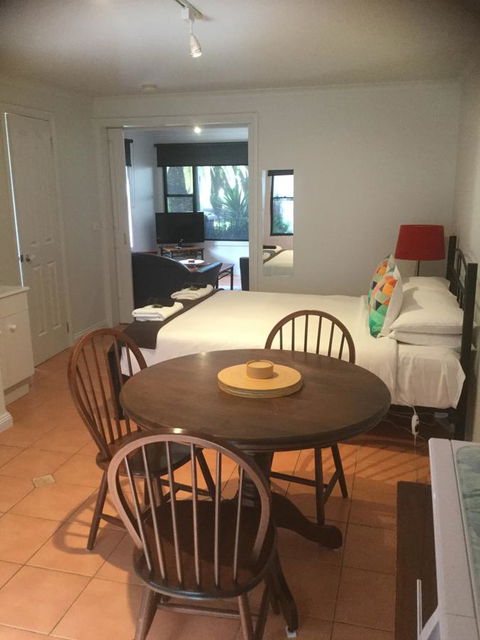 At The Beach Apartments - Accommodation Brisbane 13