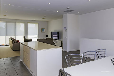 Torquay Golf Retreats - Pool, Beach, Tennis, Golf - Accommodation Brisbane 3