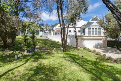 Perfect Blairgowrie Beach House - Accommodation Brisbane 2