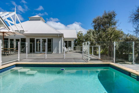 Perfect Blairgowrie Beach House - Accommodation Brisbane 0