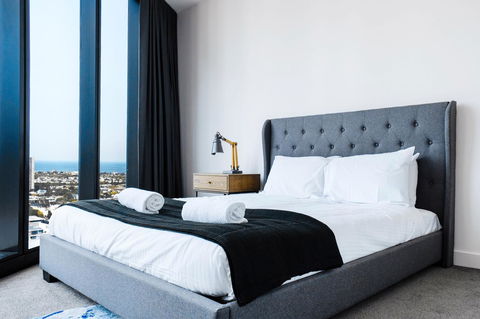 Deluxe Sea Views Apartment - Accommodation Brisbane 10