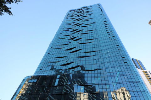 Deluxe Sea Views Apartment - Accommodation Brisbane 7