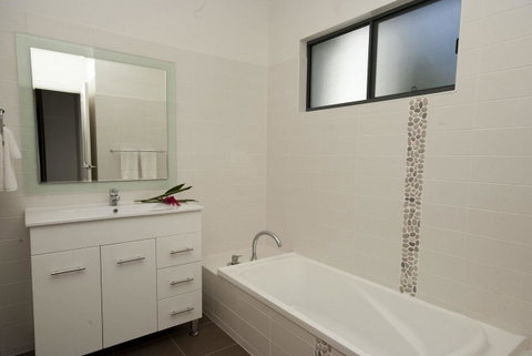 Woodville Beach Townhouse 6 - Accommodation Brisbane 9