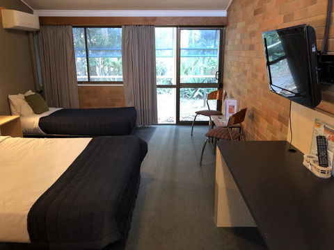 Bribie Island Hotel - Accommodation Brisbane 2