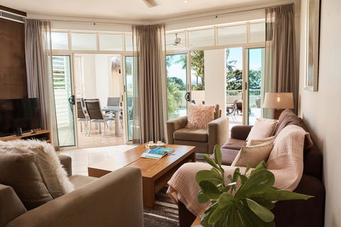 Sea Change Beachfront Apartments - Accommodation Brisbane 5