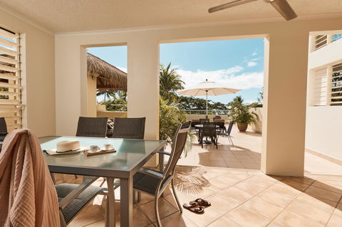 Sea Change Beachfront Apartments - Accommodation Brisbane 10