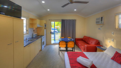Alex Beach Cabins And Tourist Park - Accommodation Brisbane 23