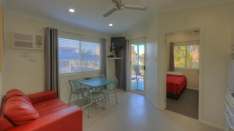 Alex Beach Cabins And Tourist Park - Accommodation Brisbane 32