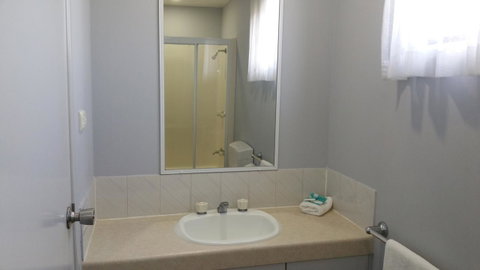Alex Beach Cabins And Tourist Park - Accommodation Brisbane 2