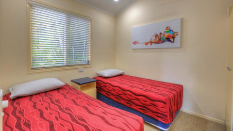 Alex Beach Cabins And Tourist Park - Accommodation Brisbane 12