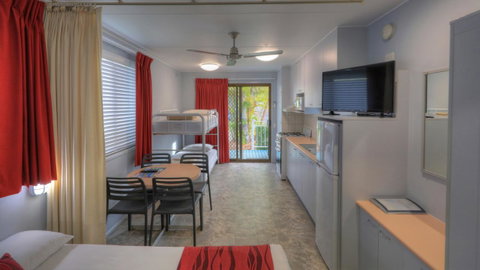Alex Beach Cabins And Tourist Park - Accommodation Brisbane 33