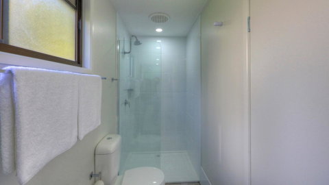 Alex Beach Cabins And Tourist Park - Accommodation Brisbane 28