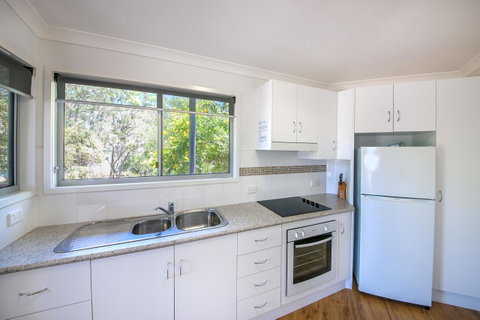 Sunset Cabins 1770 - Accommodation Brisbane 11