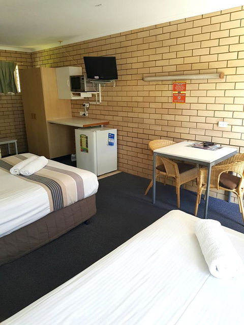 Twin Pines Motel - Accommodation Brisbane 2