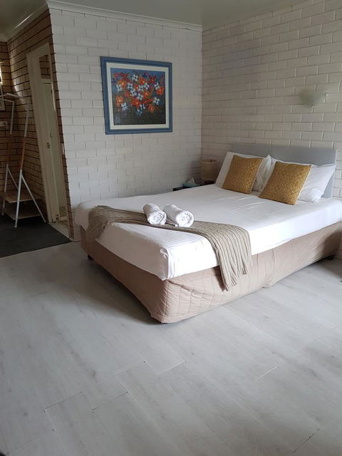 Twin Pines Motel - Accommodation Brisbane 5