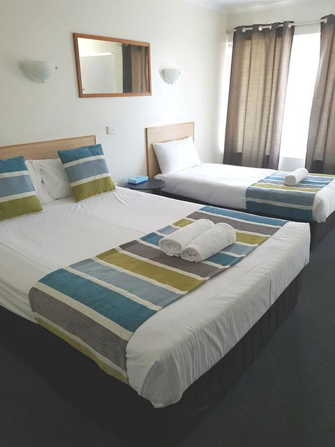 Twin Pines Motel - Accommodation Brisbane 11