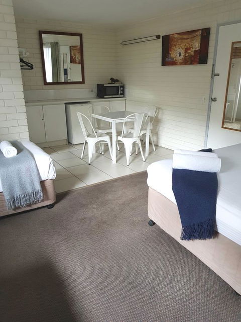 Twin Pines Motel - Accommodation Brisbane 8