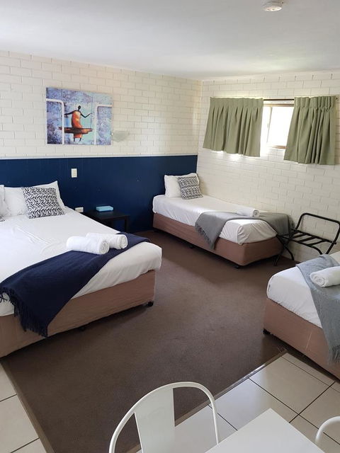 Twin Pines Motel - Accommodation Brisbane 9