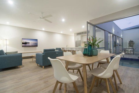 Pool Resort Port Douglas - Accommodation Brisbane 37
