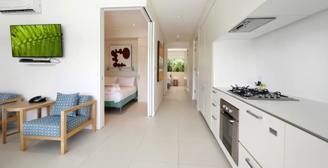 Pool Resort Port Douglas - Accommodation Brisbane 14