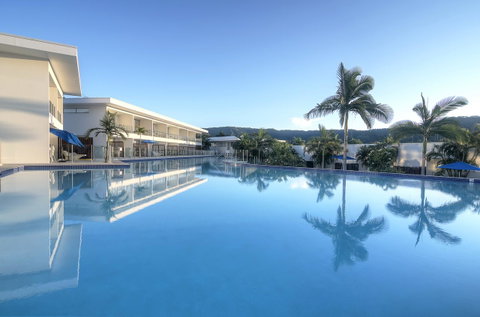 Pool Resort Port Douglas - Accommodation Brisbane 1