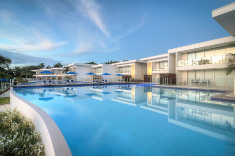 Pool Resort Port Douglas - Accommodation Brisbane 0