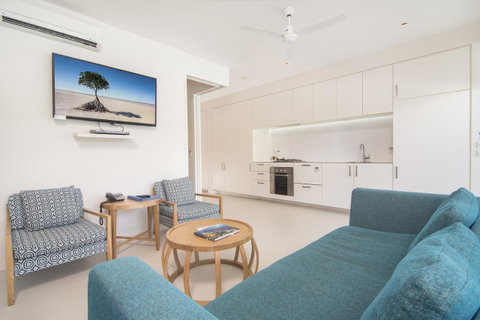 Pool Resort Port Douglas - Accommodation Brisbane 7