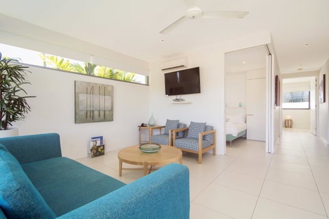 Pool Resort Port Douglas - Accommodation Brisbane 12
