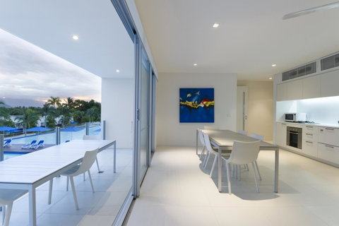 Pool Resort Port Douglas - Accommodation Brisbane 16