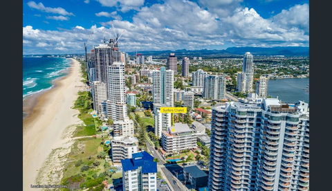 Surfers Chalet - Accommodation Brisbane 12