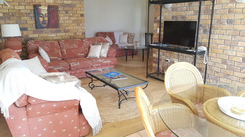 Surfers Chalet - Accommodation Brisbane 24