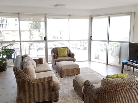 Surfers Chalet - Accommodation Brisbane 32