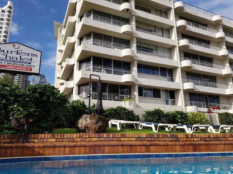 Surfers Chalet - Accommodation Brisbane 13
