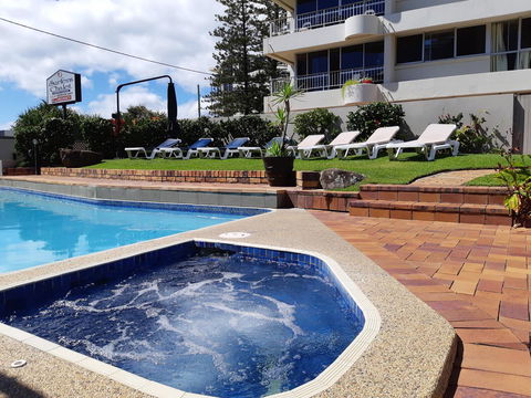 Surfers Chalet - Accommodation Brisbane 6