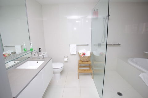 Circle Luxury Holidays - Accommodation Brisbane 6