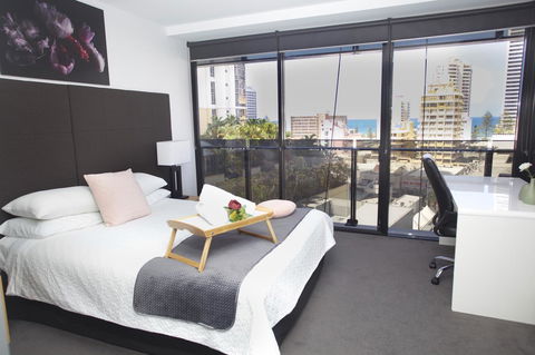 Circle Luxury Holidays - Accommodation Brisbane 9