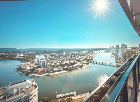 Circle Luxury Holidays - Accommodation Brisbane 10