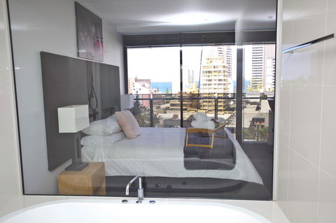 Circle Luxury Holidays - Accommodation Brisbane 5