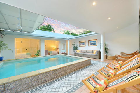 [ ANDY'S BEACH HOUSE ] - Accommodation Brisbane 0