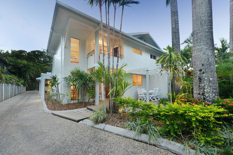 [ ANDY'S BEACH HOUSE ] - Accommodation Brisbane 11