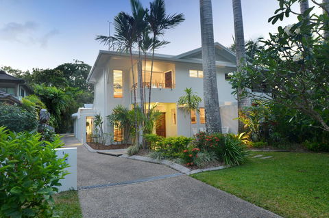 [ ANDY'S BEACH HOUSE ] - Accommodation Brisbane 4