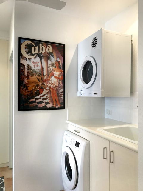 [ ANDY'S BEACH HOUSE ] - Accommodation Brisbane 37