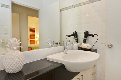 [ ANDY'S BEACH HOUSE ] - Accommodation Brisbane 28