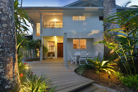 [ ANDY'S BEACH HOUSE ] - Accommodation Brisbane 6