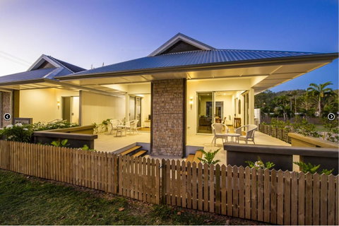 Reflections Amber Villa 3 - Accommodation Brisbane 9
